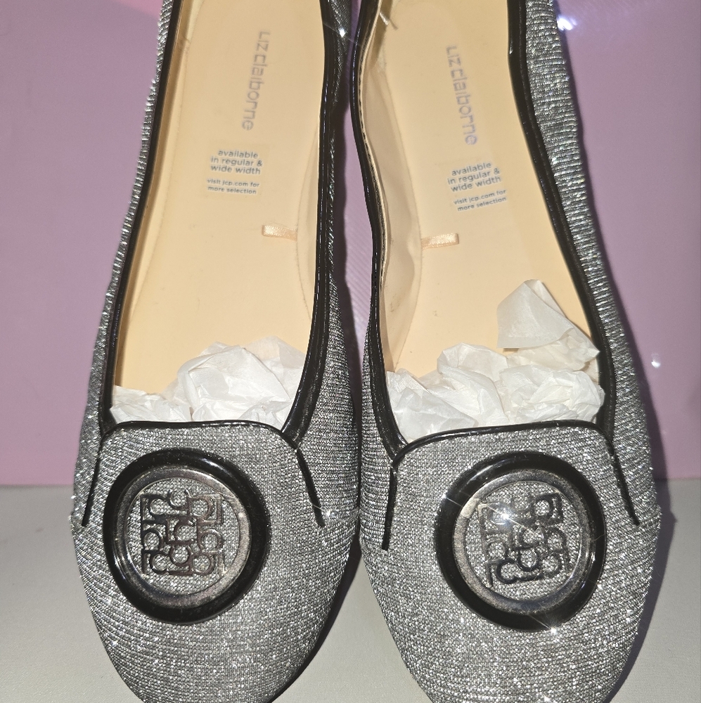 Liz Claiborne Silver sparkly flats, size 9